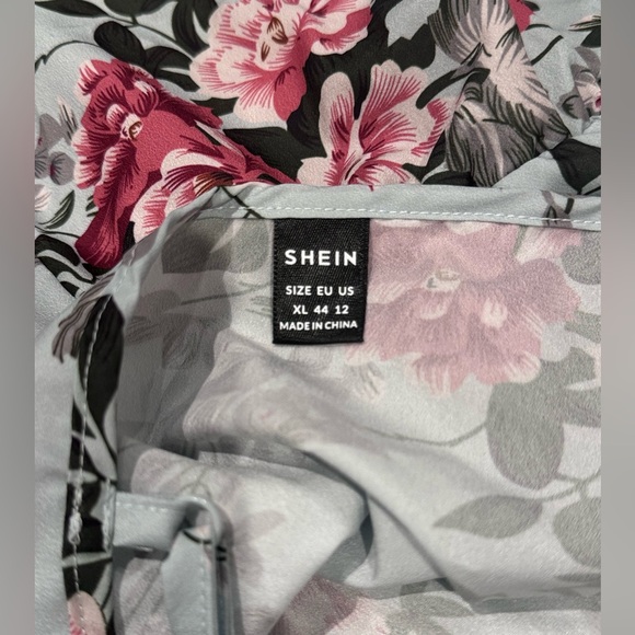 Cute Romper!! Never worn! - Picture 4 of 4